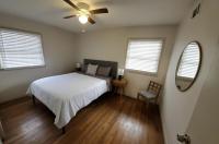 South Side Chic 3Br 1Ba 10mn to McConnell Spirit - B&B Wichita