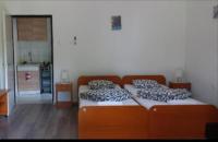 Apartamento con vistas al jardín