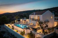 Luxury Villa Sea La Vie with Pool Near Sibenik - B&B