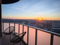 URBAN APARTMENTS Global Premium - 11th Floor No 23- Air Condition - Balcony - Free Garage - Chambres d'hôtes Katowice