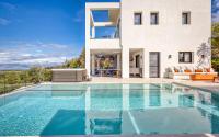 Villa Dominante - Horizon Villa with Sea-View Heated Jacuzzi & Infinity Pool by Posarelli Villas - Chambres d'hôtes Acharávi