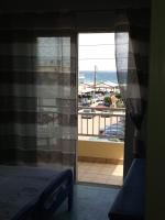 Beautiful Apartment in front of the sea with a mountain view - Chambres d'hôtes Néoi Póroi