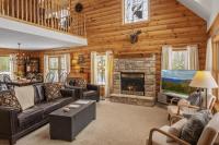 Sleepy Moose - New! Log Cabin with Whirlpool Tub, Dogs and Near Beach - B&B