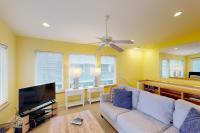 Dog friendly house with ocean view and entertainment walk to beach - B&B Rockaway Beach