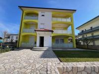 The Yellow House - B&B