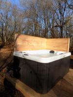 Tente luxe avec jacuzzi vue lac 3 - B&B Le Vigeant