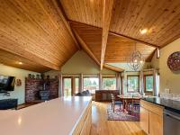 Olympic Oasis Tranquil Retreat Near Dungeness Wildlife Refuge Hot Tub - B&B Sequim