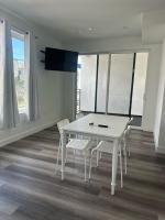Amazing Hollywood Apartment FREE Parking & WiFi - B&B