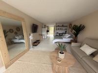 Logement cosy avec piscine - Bed and Breakfast Cul-de-Sac