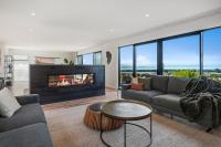 Heated Pool Gym Sauna Hot Tub - B&B Taupo