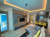 Deluxe One-Bedroom Apartment