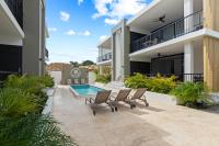 Mambo Apartments Luxe en Modern nabij Mambo Beach - B&B