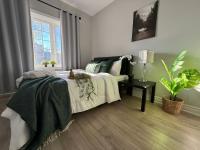 Family-Friendly 3BR in Little Italy - B&B Toronto