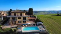 Casa Ciarpella with pool - B&B Montegranaro