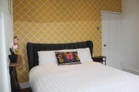Charming Two-Bedroom Cottage in Waterfoot - Chambres d’hôtes