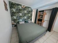 Apartamento de 1 dormitorio con vistas al jardín