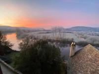 Charmant duplex vue exceptionnel sur la Dordogne - Chambres d’hôtes