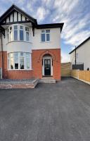 Luxury 5 Bed Home Near Royal Shrewsbury Hospital - B&B