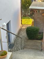 Charmante Ferienwohnung für 2-3 Gäste Würzburg Höchberg - Chambres d'hôtes Höchberg