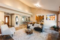 Beautiful and Spacious 3 Bedroom House - Bed and Breakfast