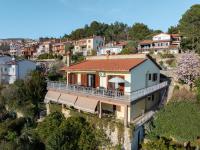 Blue Horizon Apartment a Seaside Escape in Rabac - Chambres d’hôtes