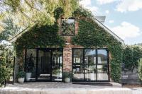 Moraea Farm, Berry - by Linnaeus Collection - B&B Berry