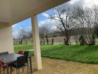 Gîte neuf, à 12mn du Futuroscope, à la campagne-Le Coquelicot - B&B Saint-Léger