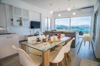 Villa Penelope, a breathtaking view - B&B Plaka