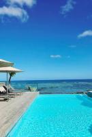 Beachfront Chic Penthouse - B&B
