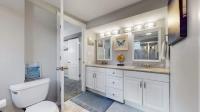 Charming four bedroom home with large yard and plenty of room for family - Chambres d'hôtes Centennial