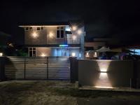 Comfy Rumah Kita Tok Sira Kuantan with pool and sound sys 5BR 14pax - Bed and Breakfast Kuantan