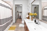 DT Loft with Pool, Gym, UG Parking - B&B