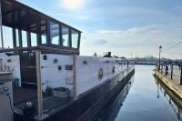 The Swan Flotel - Barton Marina - B&B