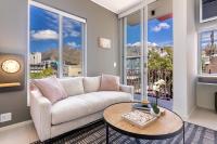 The Rose207: Modern Corner Studio with Views - Chambres d’hôtes Le Cap