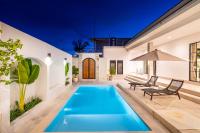 The R Villa Bratan - 3BR Serene Getaway in Canggu - B&B Canggu