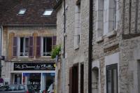 L'eutopia au cœur de Chablis, parking gratuit - Bed and Breakfast