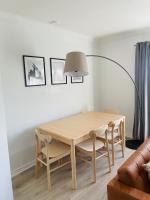 Modern and Spacious Apt5 Sleeps 6 Free Parking - Ferienwohnung Galway