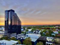 BoxHill 2BR 2BR APT- Heated pool,Sauna,Gym L12 - Ferienwohnung Box Hill