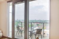 Luxury East Side 1BR Apt Near Brady St with Balcony - Chambres d’hôtes Milwaukee