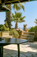 Studio with Patio (3 Adults) - Ground floor