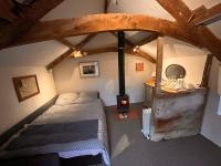 The Hay Loft - private bathroom in separate building - B&B