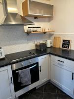 One or Two Double Bed Apartment in Pontprennau Cardiff - B&B