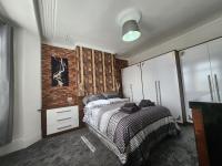 Stylish 3 Bedroom Cozy Comfy - Bed and Breakfast