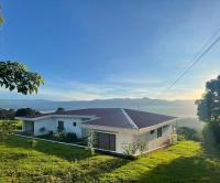 Home in Perez Zeledon with Chirripó Views - B&B Angostura