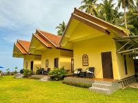 Hai Surf Camp - B&B Karbang