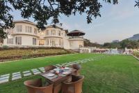 SaffronStays The White Castle - B&B Sarvar