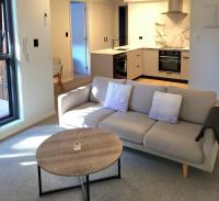 Epsom Escape Stylish Apartment - B&B