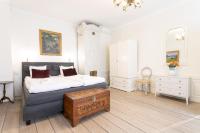 Superior One-Bedroom Apartment