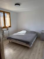 T2 meublé 42m2 avec terasse - B&B Le Monastère