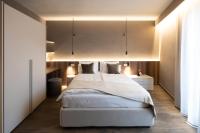 Deluxe Two-Bedroom Apartment with Garden View